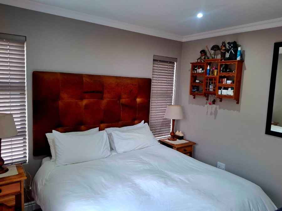 2 Bedroom Property for Sale in Hartenbos Central Western Cape